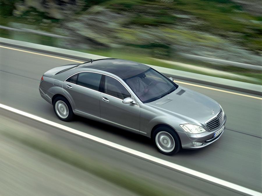  Mercedes-Benz S500 (W221) 2005 года  (фото 30 из 31)
